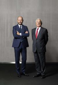 ���ײ��ɷݹ�˾���»���ɶ�����ύ�µĹ�˾�����ṹ